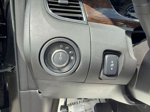 Used 2014 Ford Taurus Limited w/ Equipment Group 301A FWD image 27