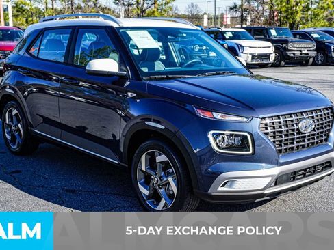Used 2024 Hyundai Venue Limited image 4