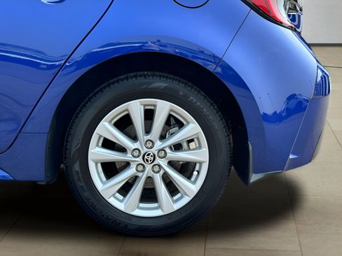 Used 2025 Toyota Corolla SE w/ SE Package FWD image 35