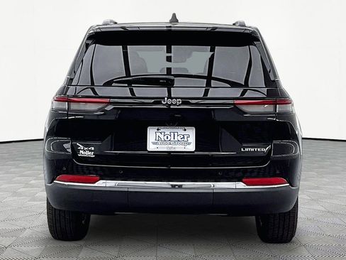 Used 2023 Jeep Grand Cherokee Limited w/ Trailer Tow Prep Group (B) AWD/4WD image 4