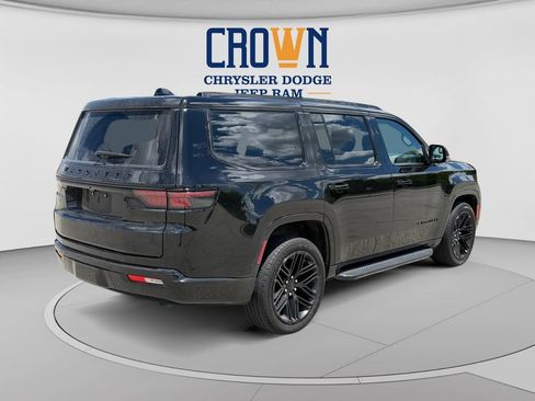 Used 2024 Jeep Wagoneer Series II AWD/4WD image 3
