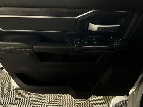 Used 2024 RAM 2500 Big Horn w/ Sport Appearance Package image 29