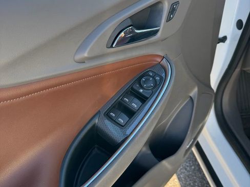 Used 2018 Chevrolet Malibu LT w/ Leather Package image 13