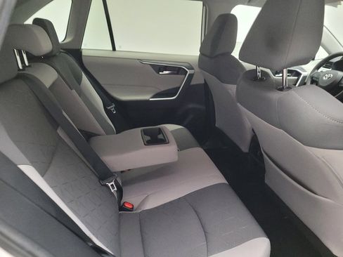 Used 2021 Toyota RAV4 XLE FWD image 19