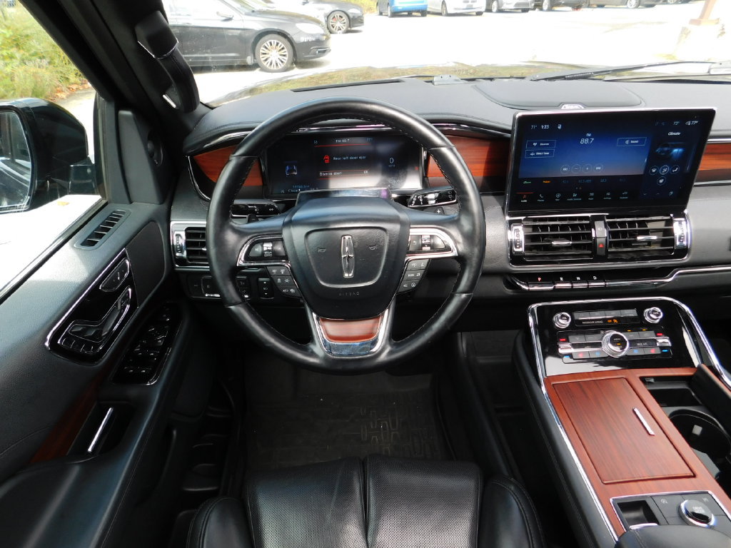 Used 2022 Lincoln Navigator L Reserve AWD/4WD image 21