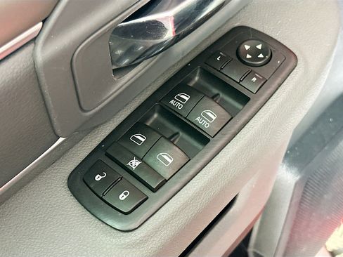 Used 2017 RAM 1500 Classic SLT image 17