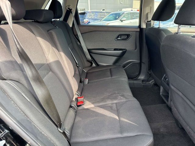 Used 2023 Nissan Rogue S FWD image 14