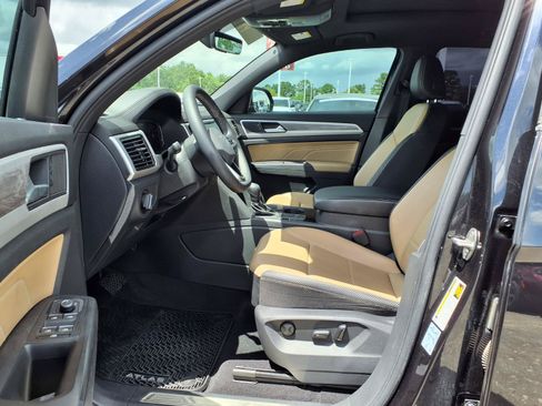 Used 2022 Volkswagen Atlas Cross Sport SE FWD image 10