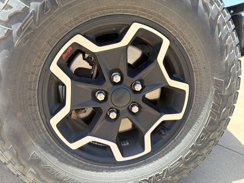 Used 2020 Jeep Gladiator Rubicon AWD/4WD image 5