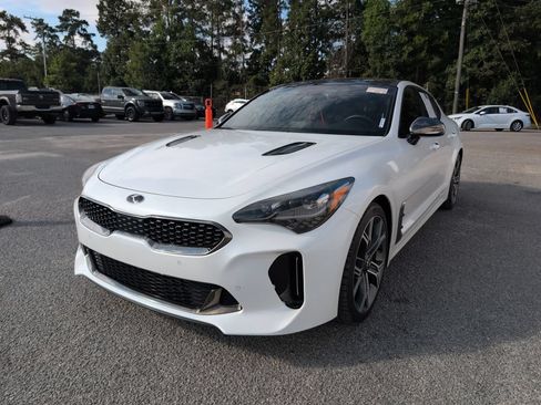 Used 2019 Kia Stinger GT1 RWD image 3