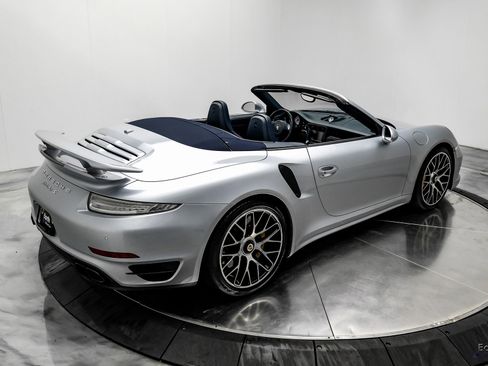 Used 2015 Porsche 911 Turbo S image 17