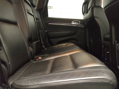 Used 2018 Jeep Grand Cherokee Limited RWD image 19