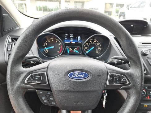 Used 2018 Ford Escape SE FWD image 18