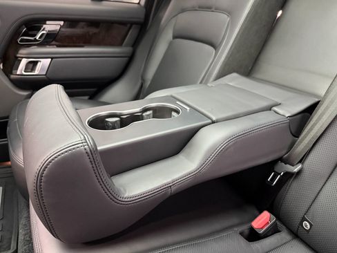 Used 2020 Land Rover Range Rover HSE image 32