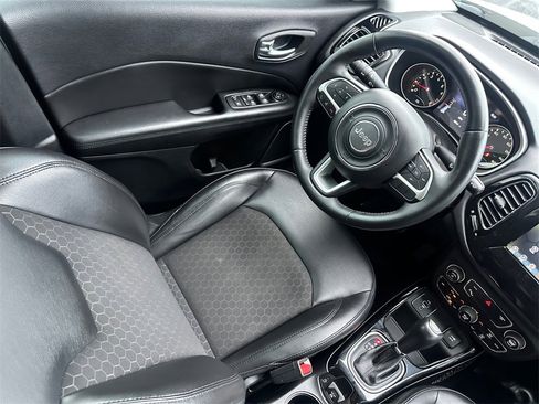 Used 2018 Jeep Compass Altitude w/ Popular Equipment Group image 24