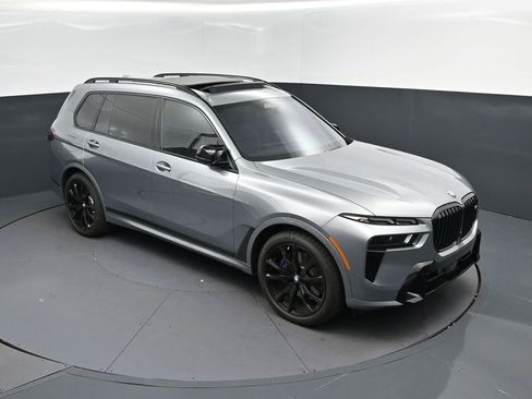 Used 2025 BMW X7 M60i w/ Executive Package AWD/4WD image 36