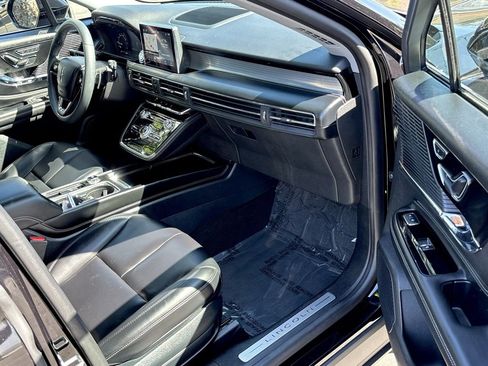 Used 2021 Lincoln Corsair FWD w/ Convenience Package image 27