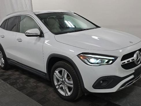 Used 2022 Mercedes-Benz GLA 250 4MATIC w/ Premium Package Lite image 3