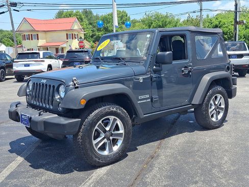Used 2017 Jeep Wrangler Sport w/ Quick Order Package 24S AWD/4WD image 3