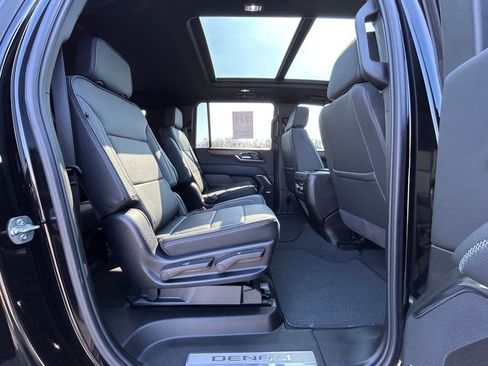 Used 2025 GMC Yukon XL Denali w/ Sun & Power Step Package image 22
