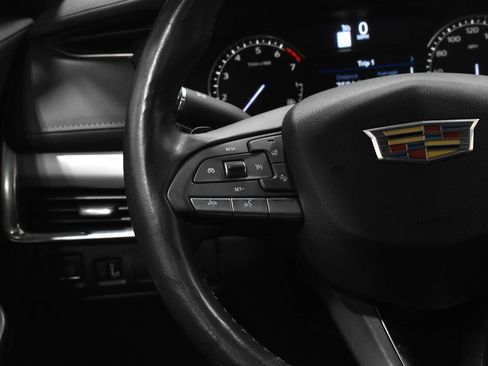 Used 2021 Cadillac XT4 Premium Luxury w/ Cold Weather Package FWD image 8