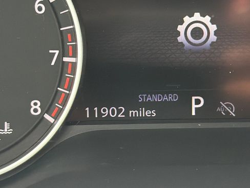 Used 2025 Nissan Pathfinder S image 25