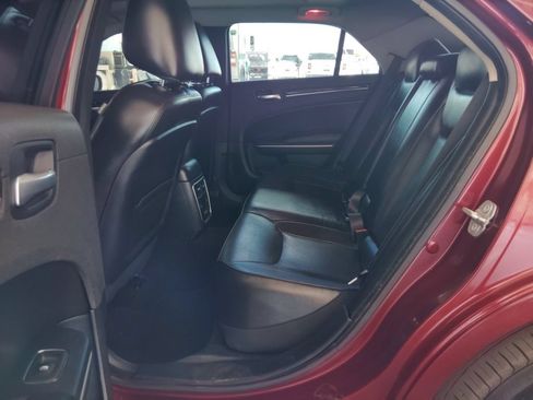 Used 2020 Chrysler 300 Limited RWD image 17