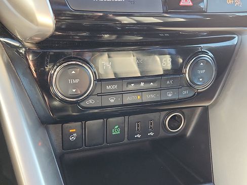 Used 2019 Mitsubishi Eclipse Cross SEL image 17