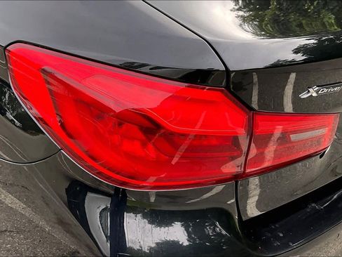 Used 2020 BMW 530i xDrive w/ Premium Package AWD/4WD image 27
