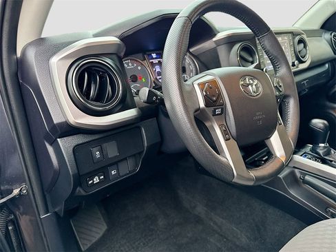 Used 2021 Toyota Tacoma SR5 image 5