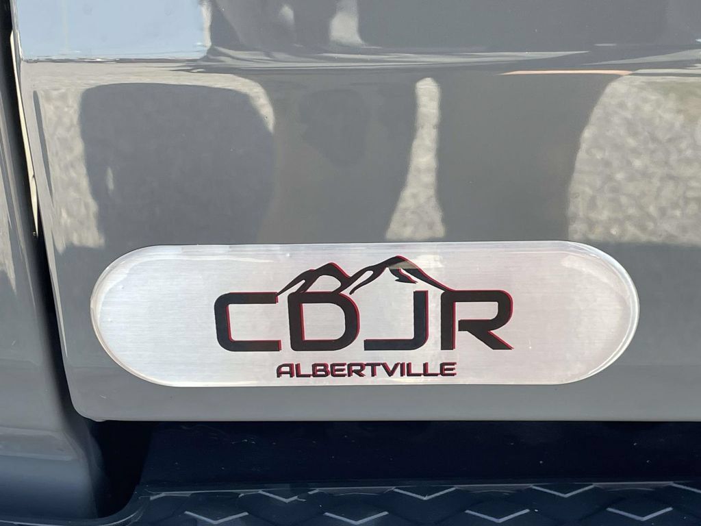 Used 2021 Jeep Gladiator Overland w/ Popular Equipment Package AWD/4WD image 16
