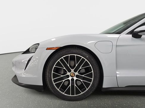 Certified 2022 Porsche Taycan RWD image 10
