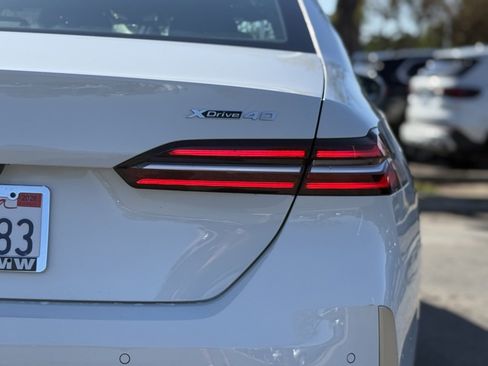 Used 2025 BMW i5 xDrive40 w/ Premium Package image 14