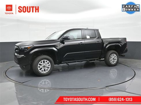 Used 2025 Toyota Tacoma SR w/ SR Upgrade Package image 7