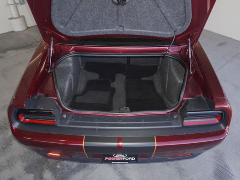 Used 2019 Dodge Challenger SRT Hellcat Redeye image 38