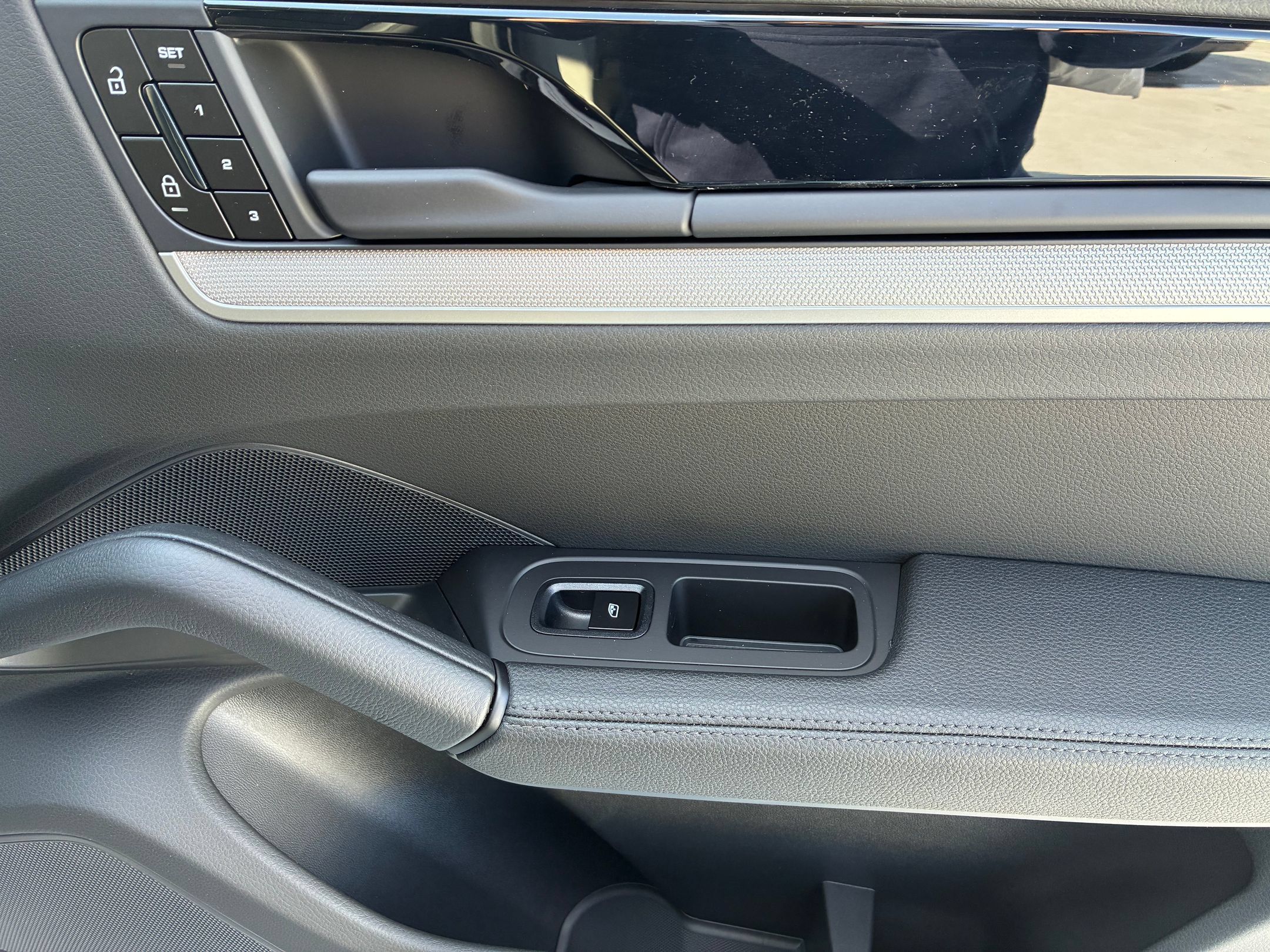 Certified 2026 Porsche Cayenne AWD/4WD image 12