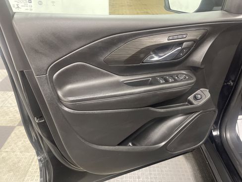 Used 2023 GMC Terrain SLT w/ Elevation Edition image 10