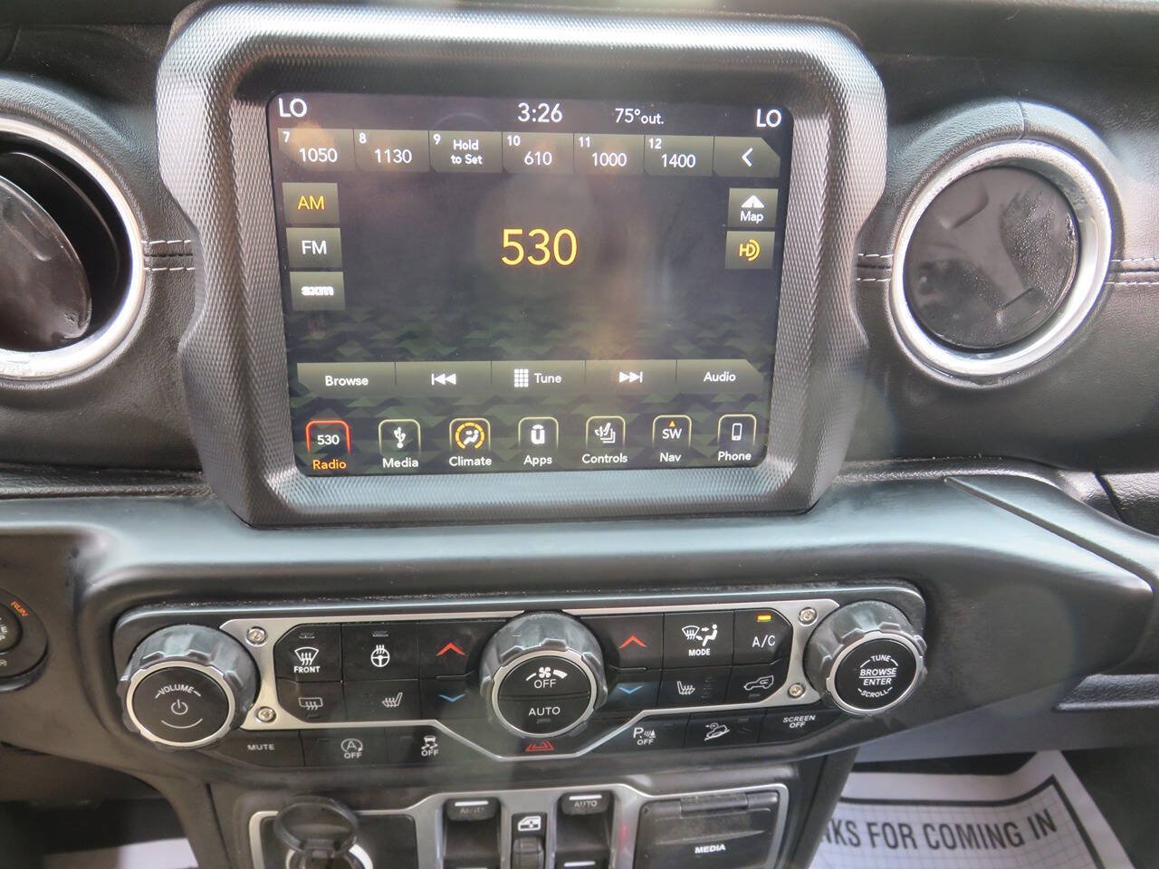 Used 2018 Jeep Wrangler Unlimited Sahara AWD/4WD image 17