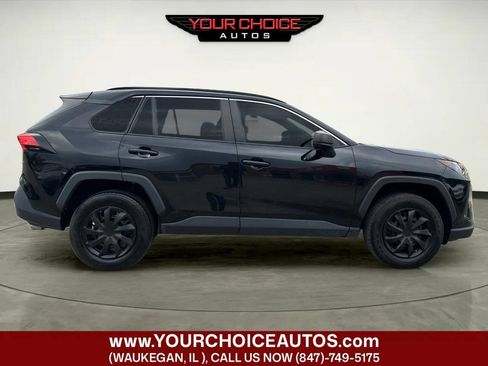 Used 2021 Toyota RAV4 LE AWD/4WD image 6