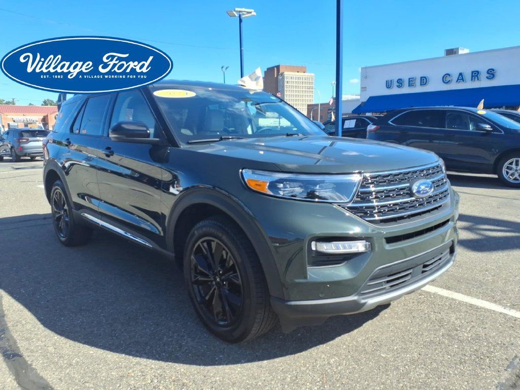 Certified 2024 Ford Explorer XLT w/ Equipment Group 202A AWD/4WD image 4