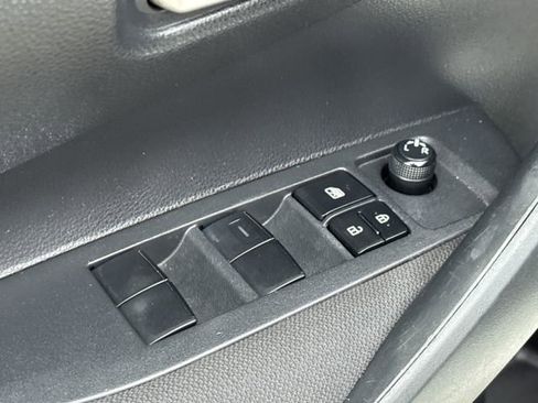 Used 2021 Toyota Corolla LE image 19
