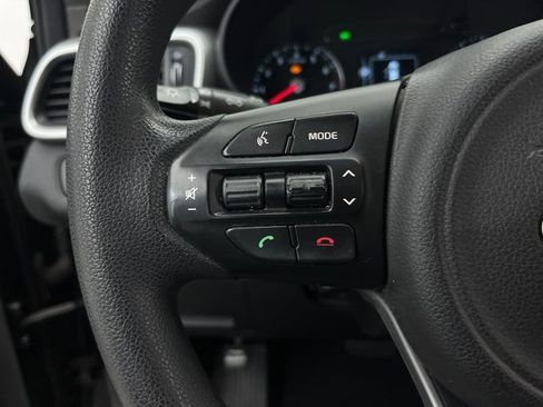 Used 2017 Kia Sorento LX image 22