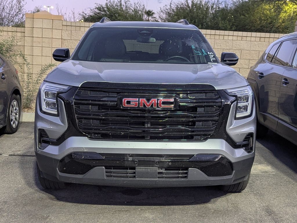 Used 2026 GMC Terrain Elevation w/ Elevation Premium Package FWD image 2
