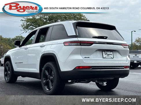 New 2025 Jeep Grand Cherokee Altitude image 9