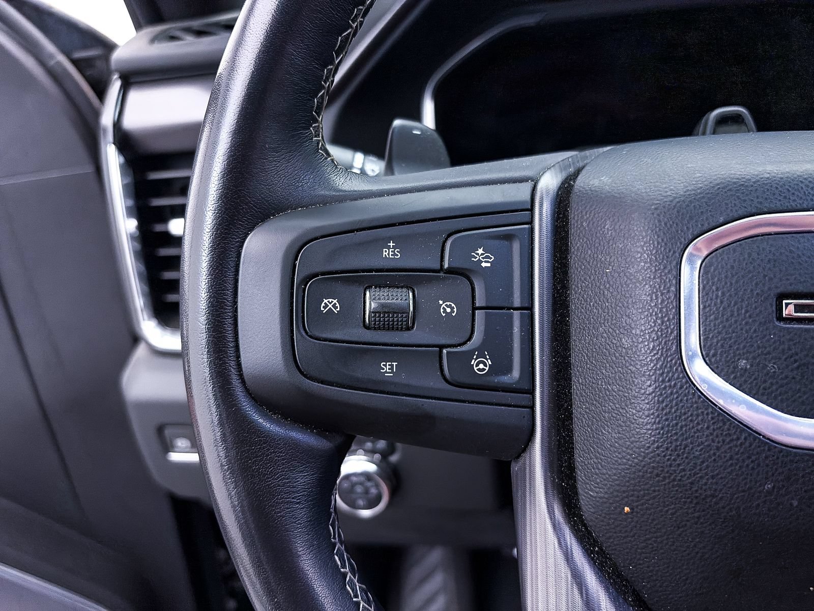Used 2024 GMC Sierra 1500 Denali Ultimate AWD/4WD image 35