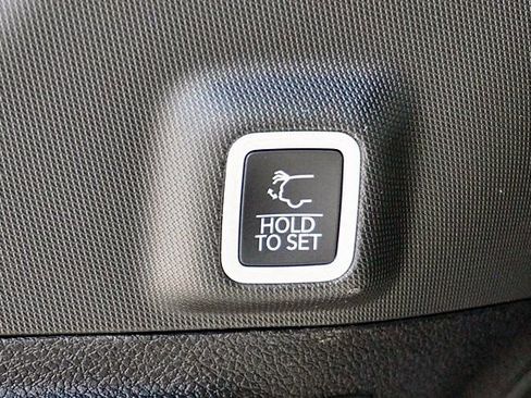 New 2026 Jeep Grand Cherokee Limited w/ Luxury Tech Group II image 17