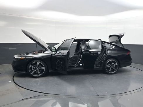 Used 2025 Honda Accord Sport image 36