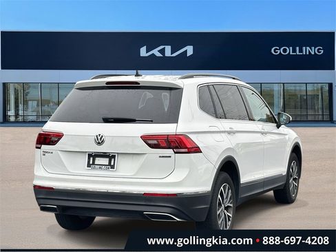 Used 2020 Volkswagen Tiguan SE w/ Panoramic Sunroof Package image 3