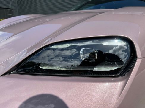 Used 2025 Porsche Taycan image 13