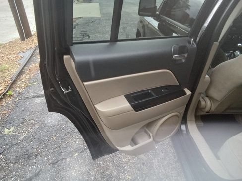 Used 2014 Jeep Patriot Sport w/ Power Value Group FWD image 12